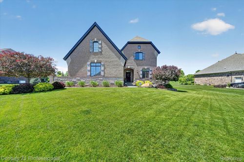 2212 Heidi Dr, Oxford, MI, 48370-2810 | Card Image