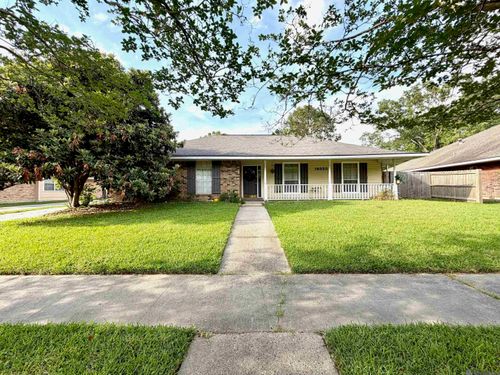 14823 Stoneberg Ave, Baton Rouge, LA, 70816-1393 | Card Image