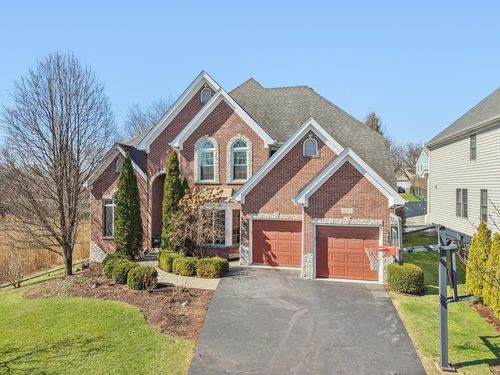 824 Megan Ct, Westmont, IL, 60559-2038 | Card Image