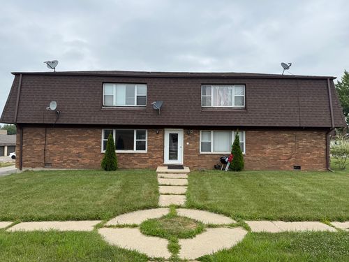 4-1020 9th St, Harvard, IL, 60033-1697 | Card Image