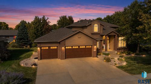716 W Laquinta St, Sioux Falls, SD, 57108-3136 | Card Image