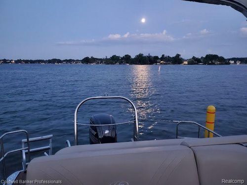 3590 Orchard Lake Rd, Orchard Lake, MI, 48324-1640 | Card Image