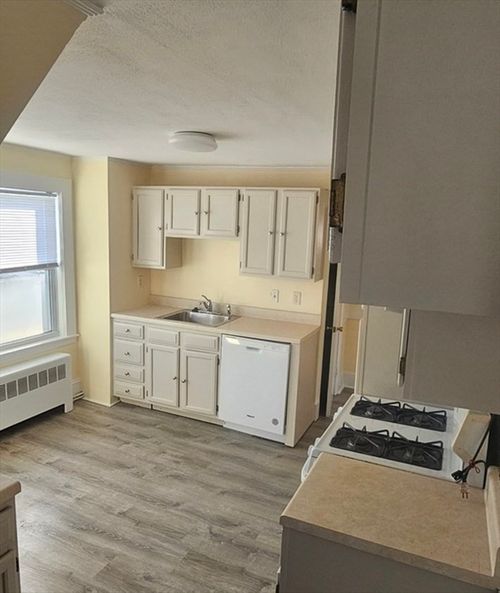 apt-3-22 Endicott St, Norwood, MA, 02062-3073 | Card Image