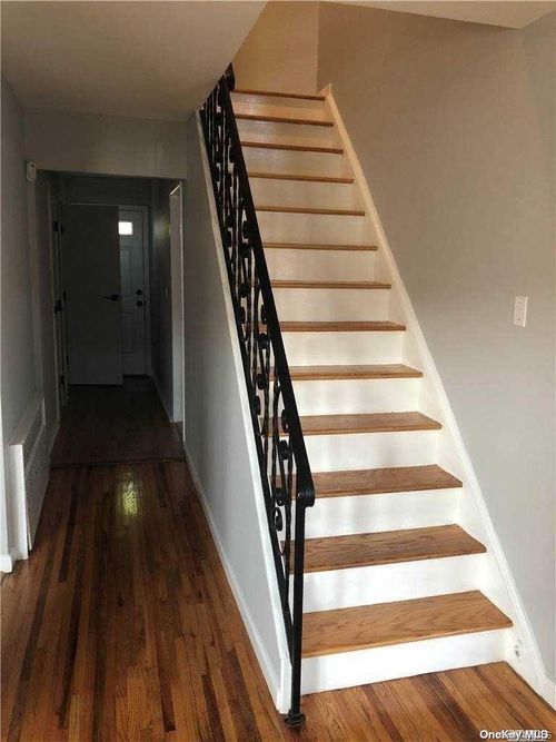 311 Penn St, Long Beach, NY, 11561-3934 | Card Image
