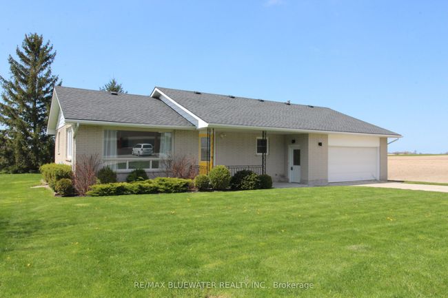 45 John St N, House other with 3 bedrooms, 2 bathrooms and 4 parking in Zurich ON | Image 4
