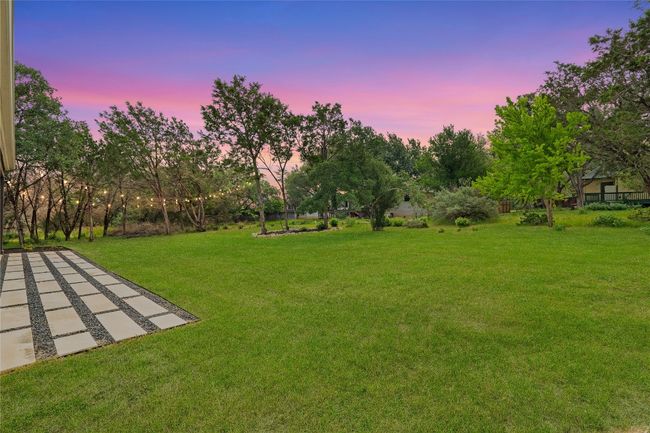View of green lawn | Image 35