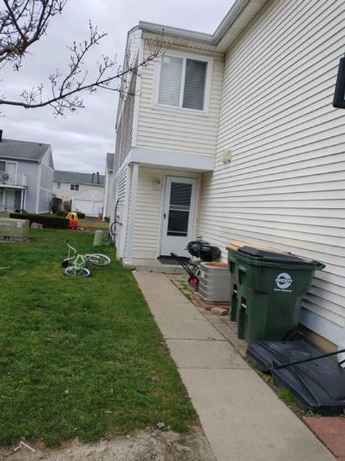 522-522 Meadow Green Ln, Round Lake Beach, IL, 60073-1354 | Card Image
