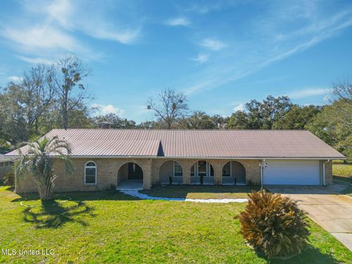 129 Pirate Ave, Long Beach, MS, 39560-5620 | Card Image