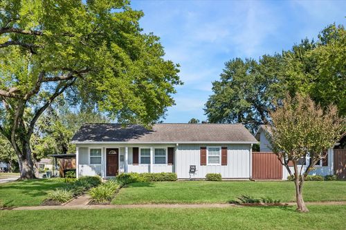 8410 Western Dr, Houston, TX, 77055-2021 | Card Image