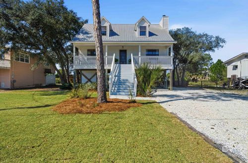 128 W 6th Ave, Gulf Shores, AL, 36542-6446 | Card Image