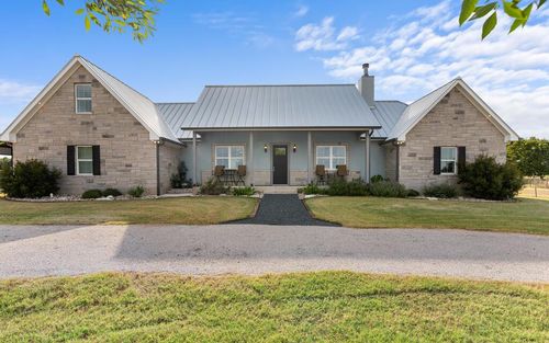 139 Armory Rd, Fredericksburg, TX, 78624-3297 | Card Image