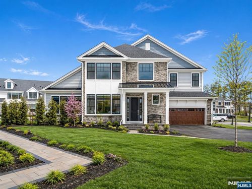 61 Woodmont Cir, River Vale, NJ, 07675-6574 | Card Image