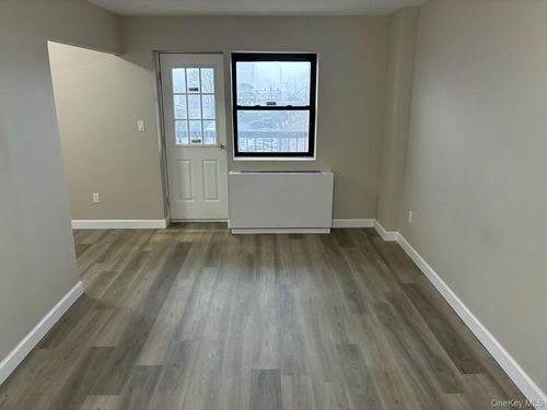 apt-3g-8730 62nd Ave, Rego Park, NY, 11374-1066 | Card Image