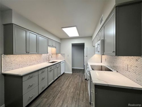 apt-807-521 E University Dr, Rochester, MI, 48307-2173 | Card Image