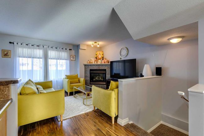 23 Chaparral Ridge Terr Se, Townhouse with 3 bedrooms, 3 bathrooms and 2 parking in Calgary AB | Image 6