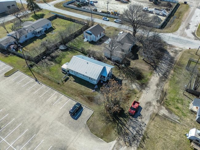 201 E S Main Street, House other with 2 bedrooms, 1 bathrooms and null parking in Blooming Grove TX | Image 10