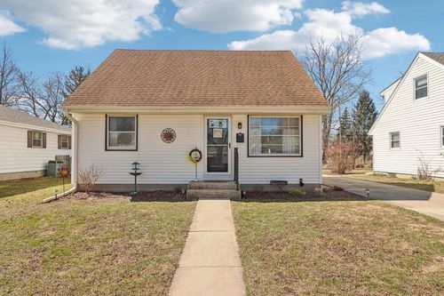 1308 West End Road Road, Waukesha, WI, 53188 | Card Image