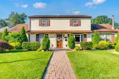 32 Glenville Rd, Edison, NJ, 08817-4054 | Card Image