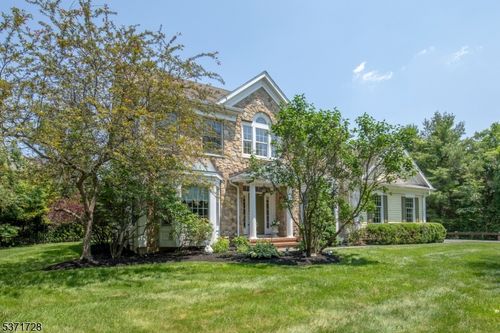 4 Dogwood Ct, Bernardsville, NJ, 07924-2809 | Card Image