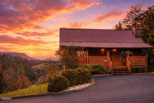 1543 Rainbow Ridge Rd, Sevierville, TN, 37862-3048 | Card Image