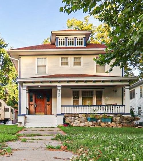 304 N Sycamore St, Peabody, KS, 66866-1138 | Card Image