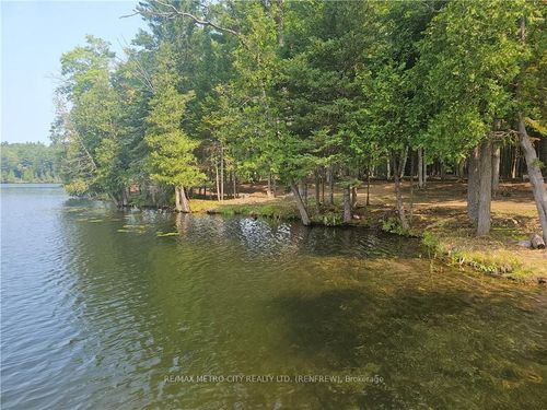 2193 Chapeski Lane, Renfrew, ON, K7V3Z8 | Card Image