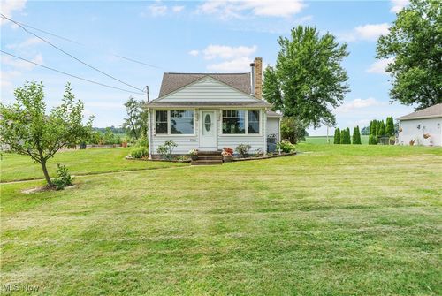 11964 Poorman St Sw, Navarre, OH, 44662-9683 | Card Image