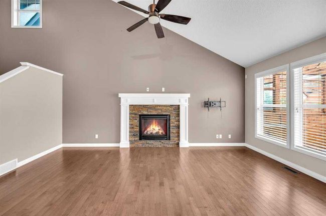 63 Mahogany Way Se, Home with 4 bedrooms, 3 bathrooms and 4 parking in Calgary AB | Image 7
