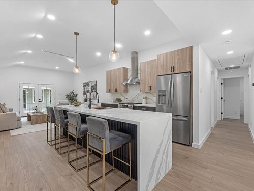 1826 Woodcrest Dr, Houston, TX, 77018-5037 | Card Image