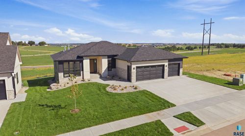 712 N Sylvan Dr Drive, Sioux Falls, SD, 57110 | Card Image