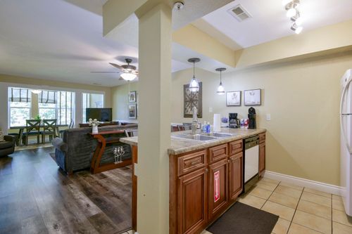 c7-200 Golfview Dr, Branson, MO, 65616-3904 | Card Image