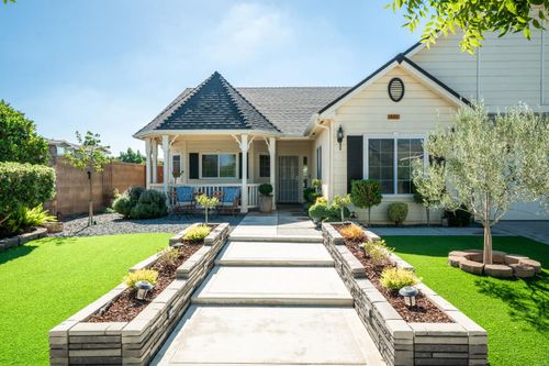 437 E Stanley Ave, Reedley, CA, 93654-7030 | Card Image