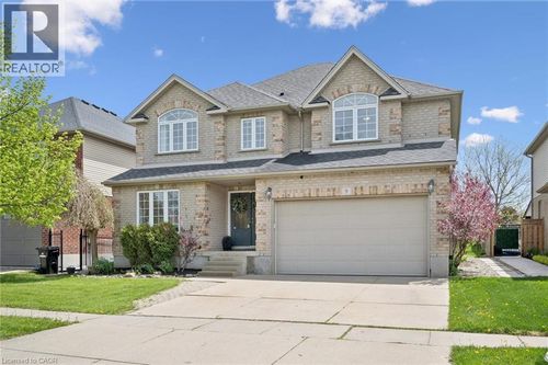 9 Erbach Street, Baden, ON, N3A2L3 | Card Image