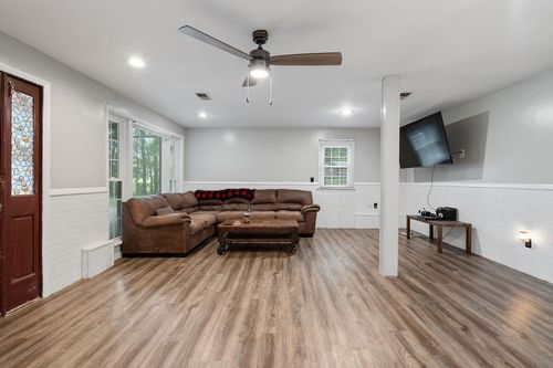 125 Cheryl Dr, Hendersonville, TN, 37075-2217 | Card Image