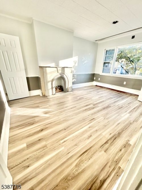 170 Claremont Ave, Jersey City, NJ, 07305-3622 | Card Image