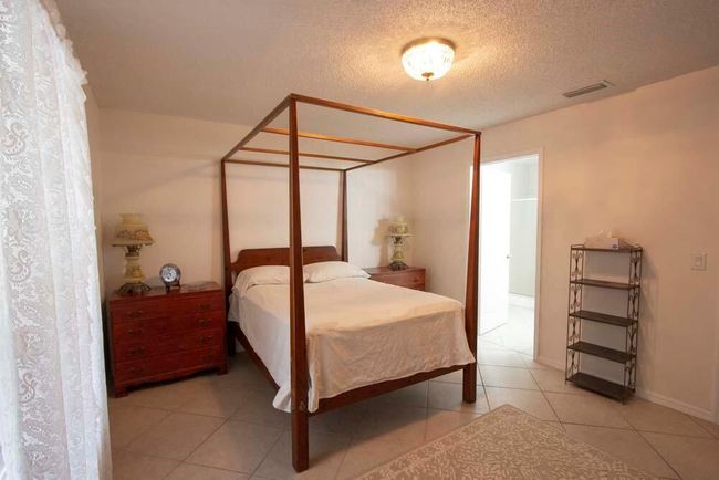 1019 Se Euclid Ln, House other with 3 bedrooms, 2 bathrooms and null parking in Port St Lucie FL | Image 28