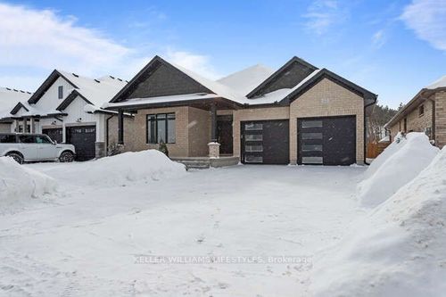 23 Elliot St, Strathroy, ON, N7G0H2 | Card Image