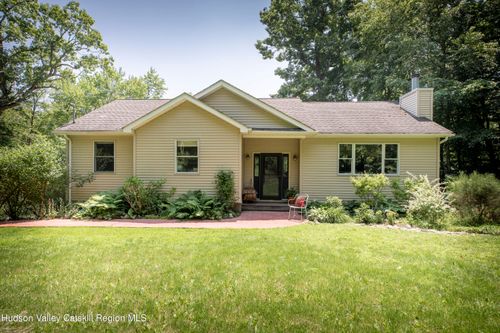 560 S Mountain Rd, Gardiner, NY, 12525-5029 | Card Image