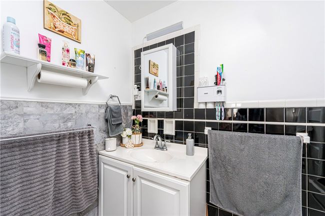 2216 Keystone Ave, House other with 3 bedrooms, 2 bathrooms and 1 parking in Hempfield Twp - WML PA | Image 37