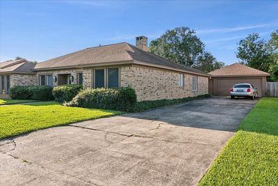 6850 Saratoga Circle, House other with 4 bedrooms, 2 bathrooms and null parking in Beaumont TX | Image 3