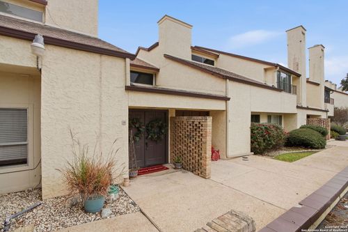 35-7123 Thrush View Ln, San Antonio, TX, 78209-3551 | Card Image