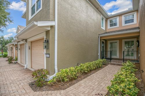 21d-11824 Surfbird Cir, Jacksonville, FL, 32256-9635 | Card Image