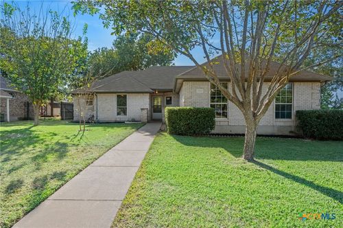 2500 Sunrise Valley Ln, Georgetown, TX, 78626-7572 | Card Image