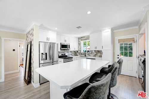 15441 Lemarsh St, Mission Hills, CA, 91345 | Card Image