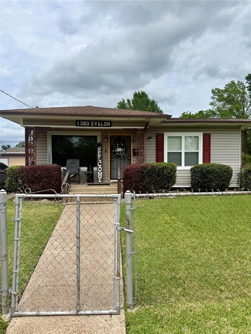 1380 Evalon St, Beaumont, TX, 77701-1206 | Card Image
