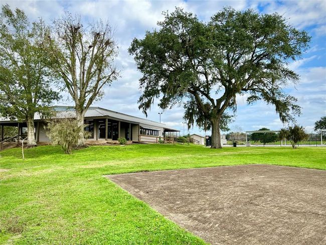 1744 Flintlock Ct, Home with 0 bedrooms, 0 bathrooms and null parking in Angleton TX | Image 23