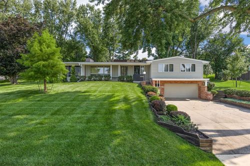 3857 Trailridge Rd Se, Cedar Rapids, IA, 52403-2011 | Card Image