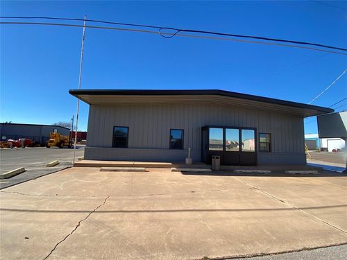 108 W 12th St, Elk City, OK, 73644-6745 | Card Image
