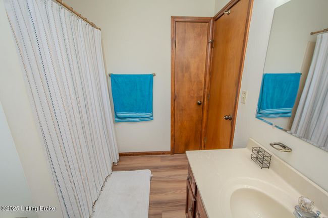 9010 Green Garden Ct, House other with 3 bedrooms, 2 bathrooms and null parking in Louisville KY | Image 33