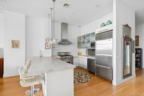 ru-140 West St, New York, NY, 10007-2141 | Card Image